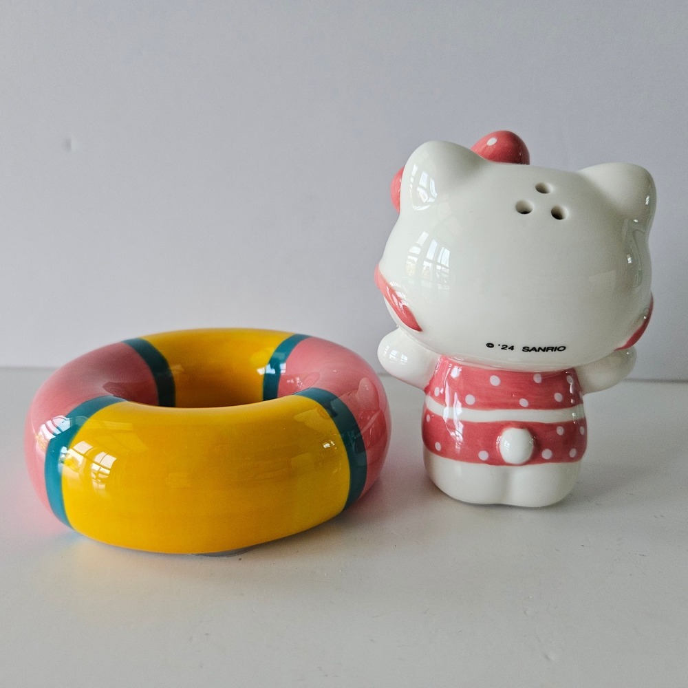 NEW Hello Kitty Salt and Pepper Shakers Summer Fun Blue Sky Clayworks‎ Sanrio - Picture 5 of 7
